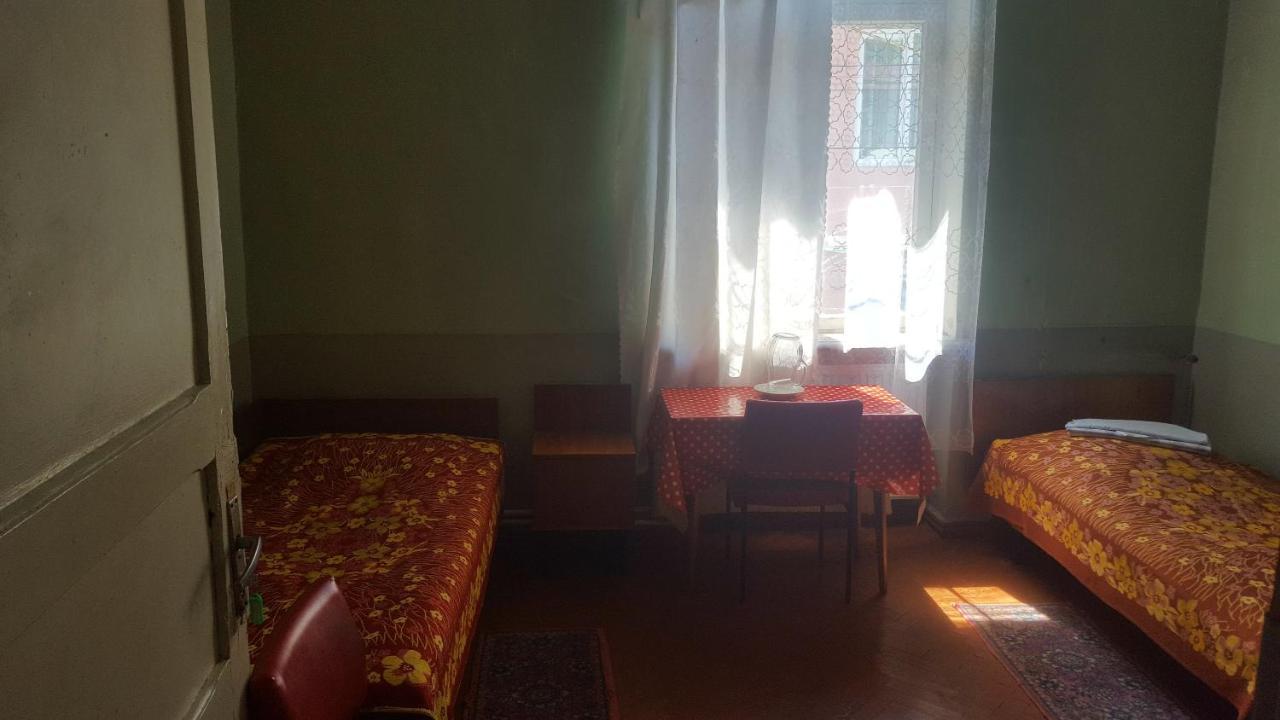 Firuza Hostel بورجومي المظهر الخارجي الصورة